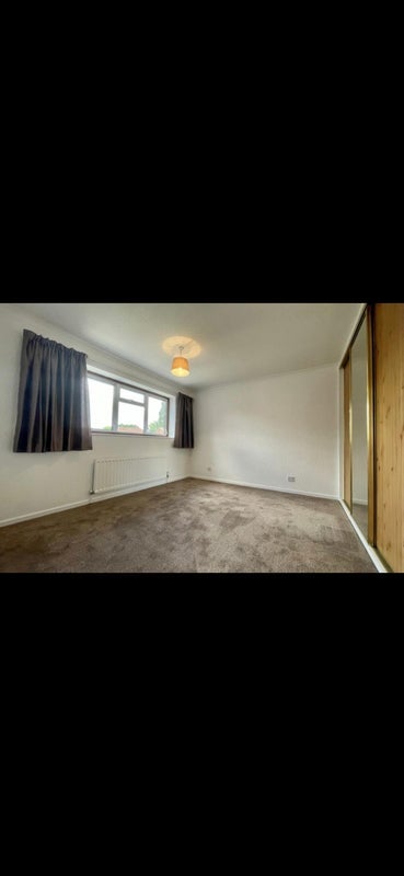 Room Kew Close in Kenilworth