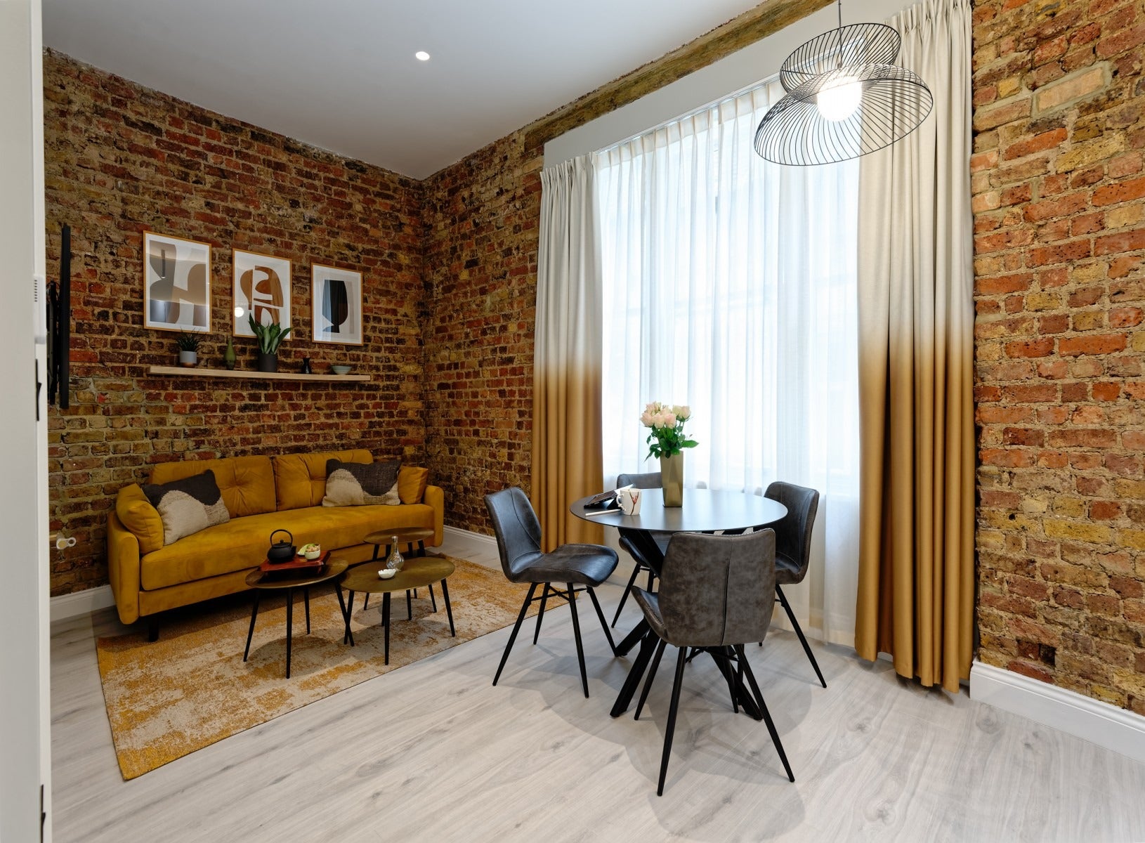 Flat Linden Gardens in Greater London