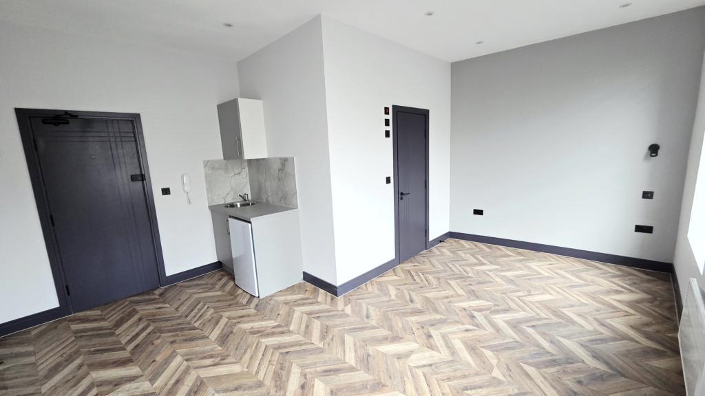 Room Newington Green Road in Greater London