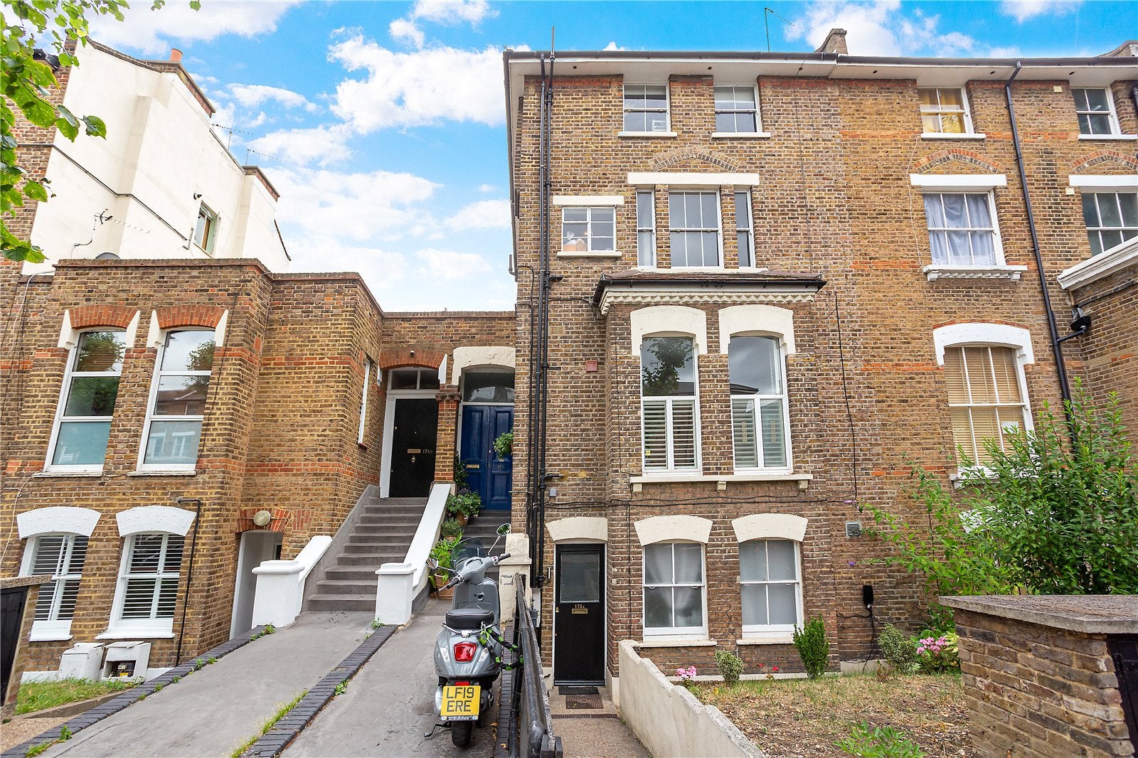 Flat Coningham Road in Greater London