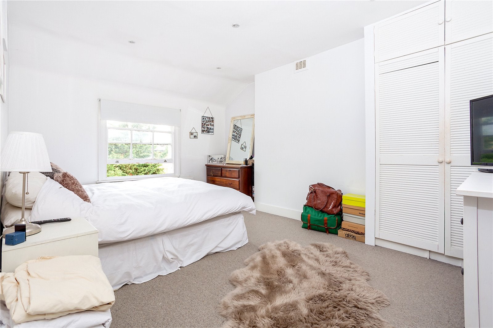 Flat Coningham Road in Greater London
