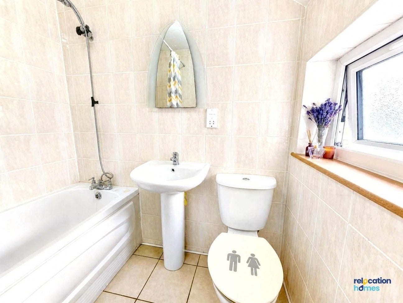 Flat Glyn Road in Greater London