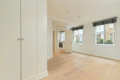 Flat Marlborough Court in City of Westminster