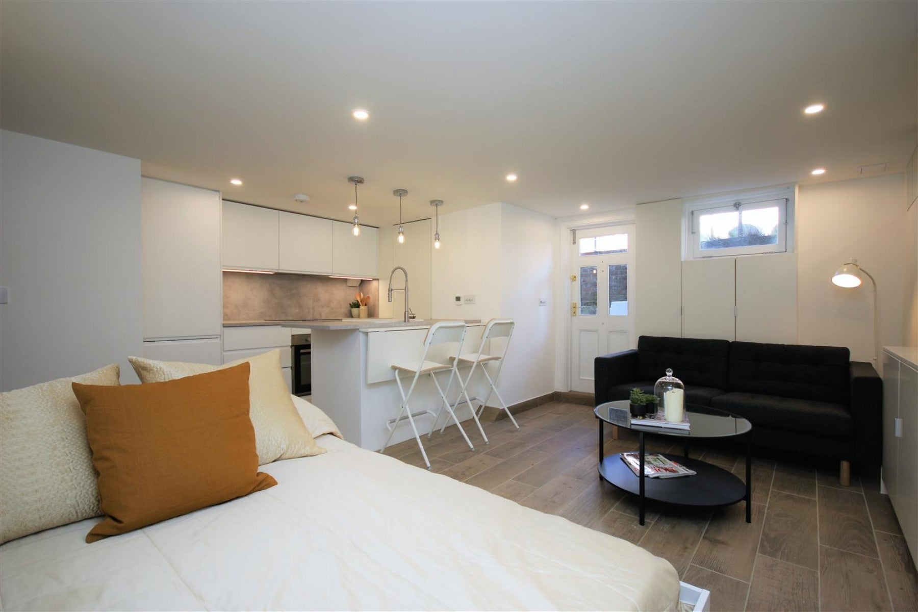 Flat Sotheby Road in Greater London