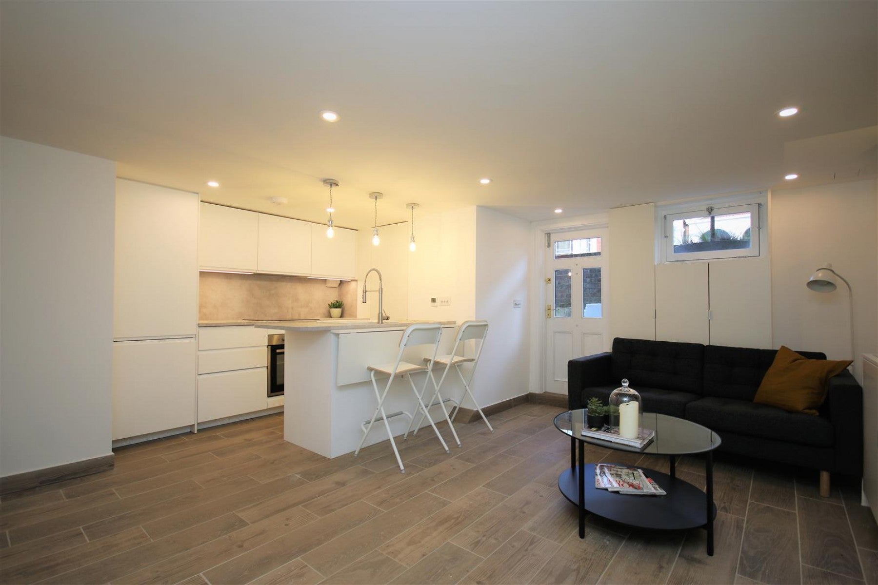 Flat Sotheby Road in Greater London
