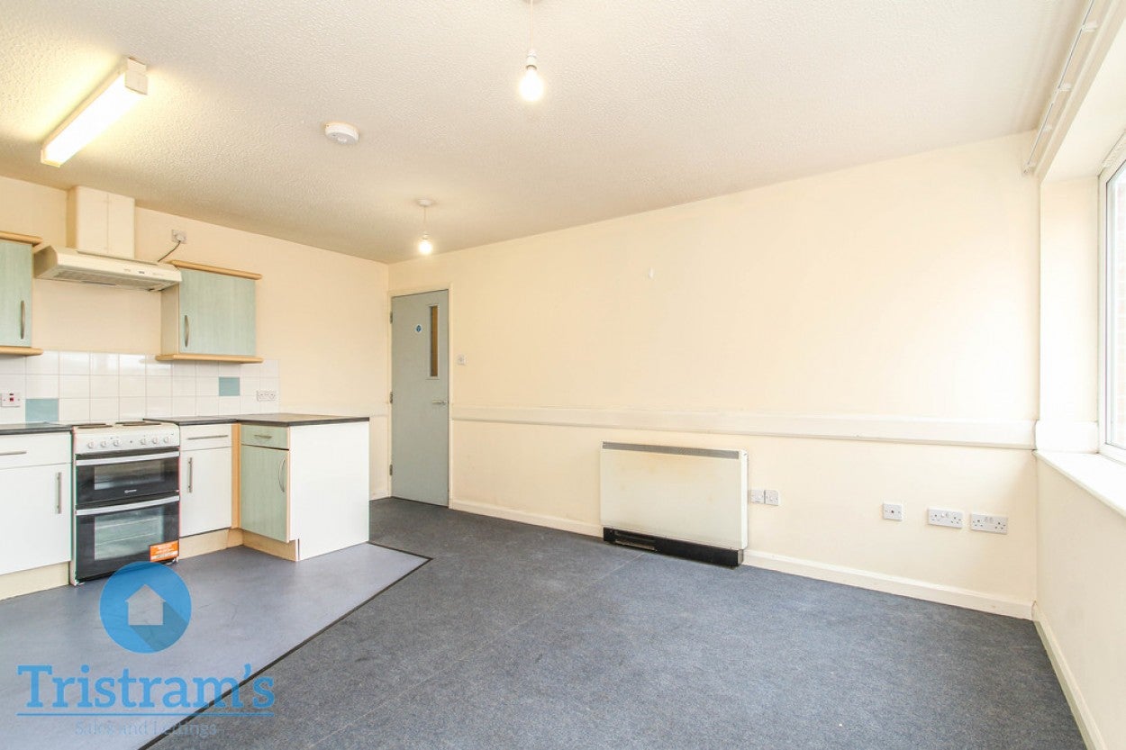 Flat Hawton Crescent in Nottingham