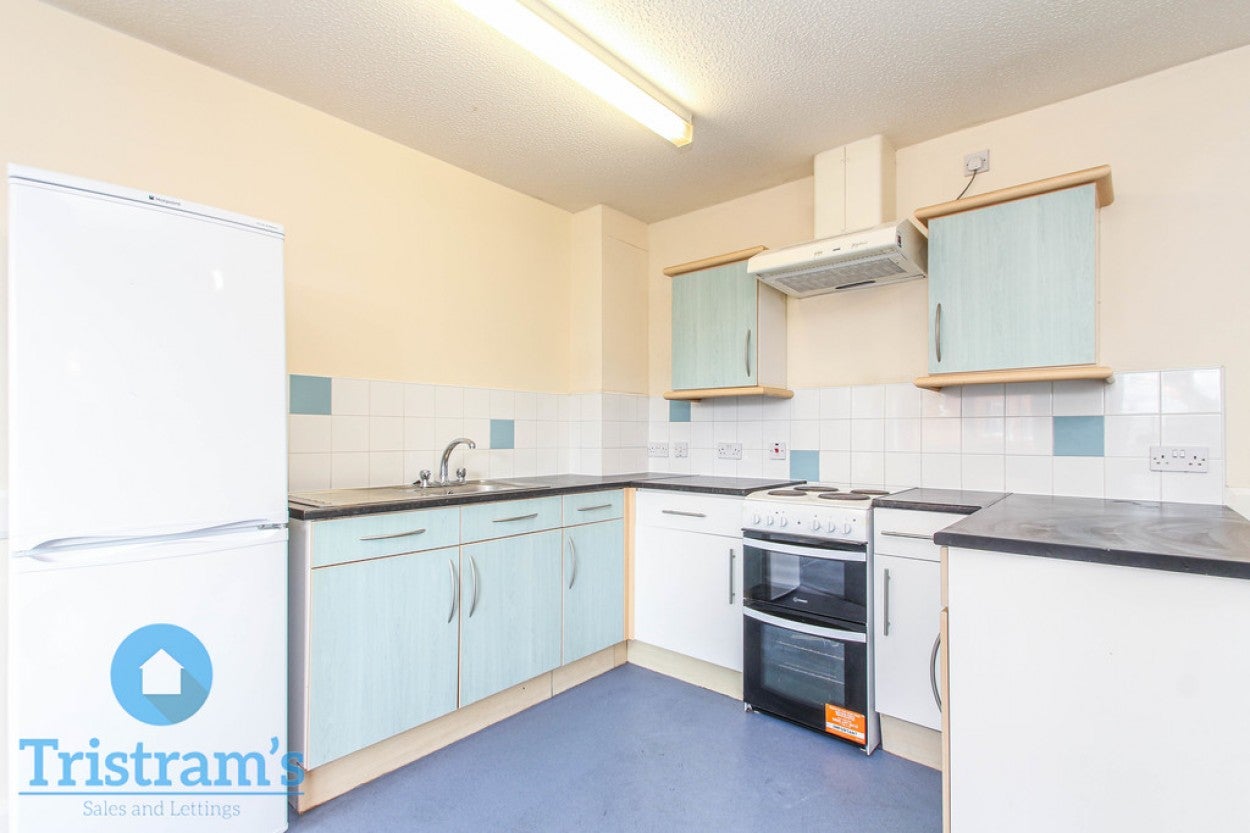 Flat Hawton Crescent in Nottingham