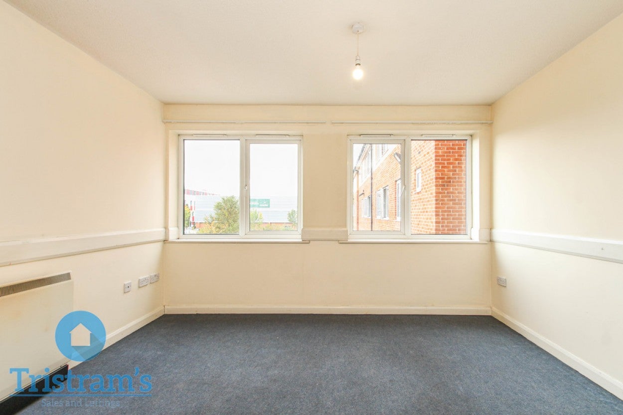 Flat Hawton Crescent in Nottingham
