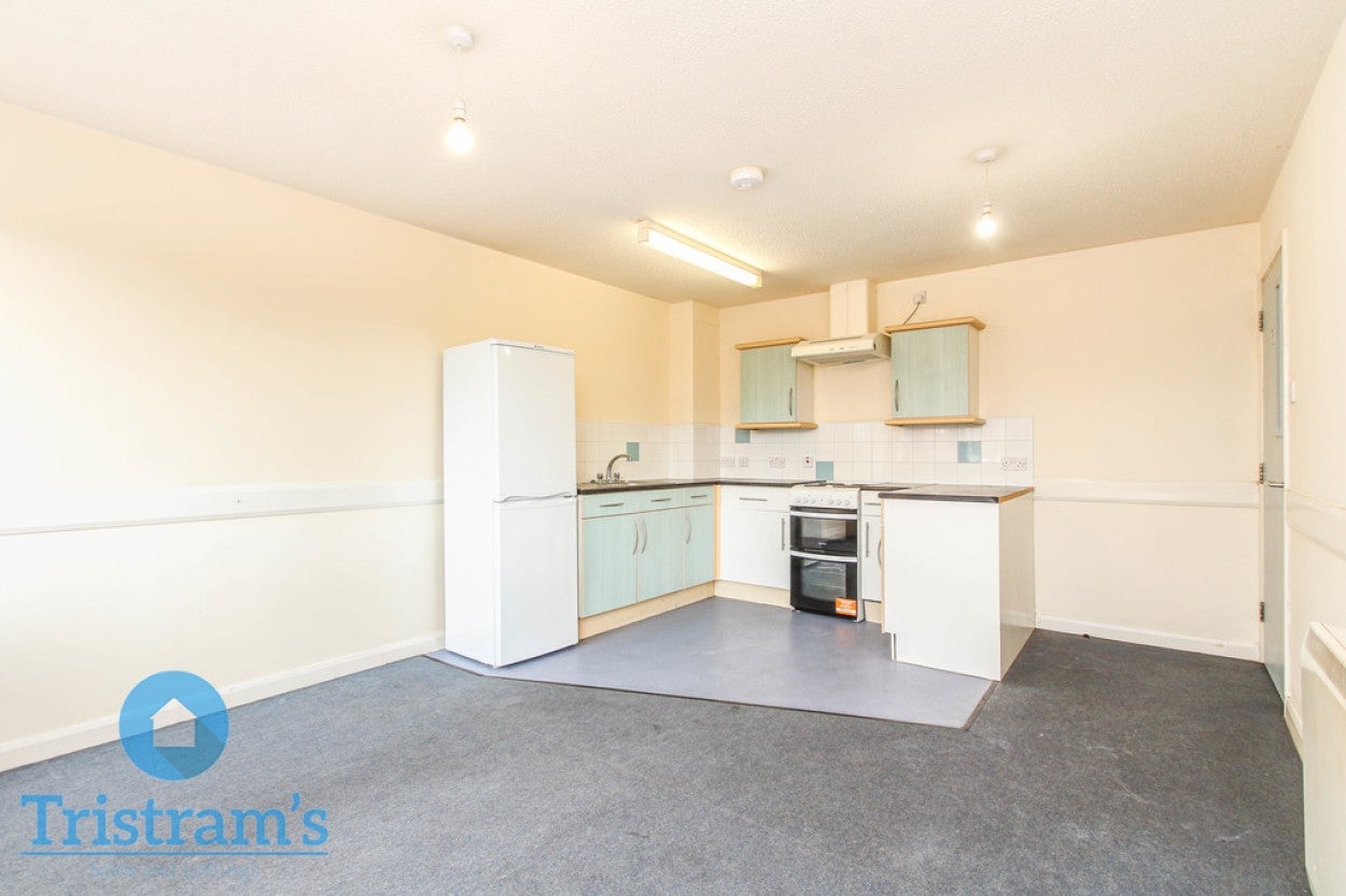 Flat Hawton Crescent in Nottingham