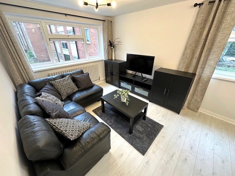 Room Gilldown Place in Birmingham