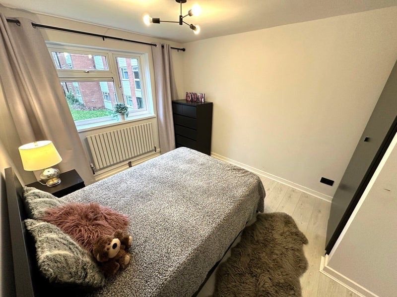 Room Gilldown Place in Birmingham