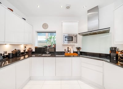 Flat Devonhurst Place in Greater London