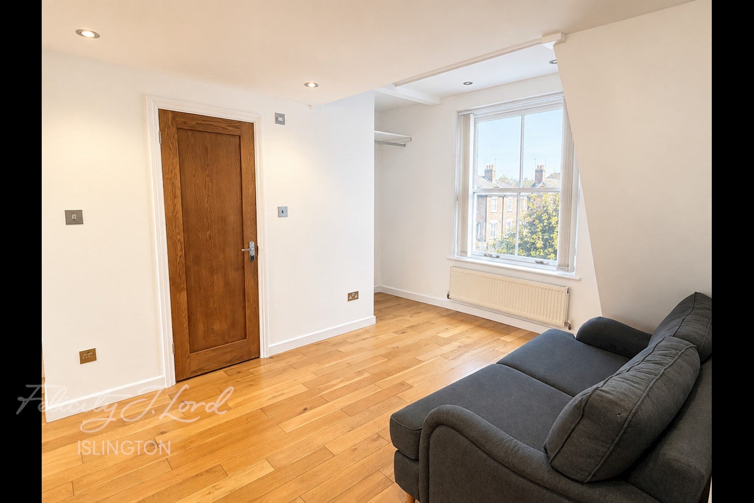 Flat Barnsbury Square in Greater London