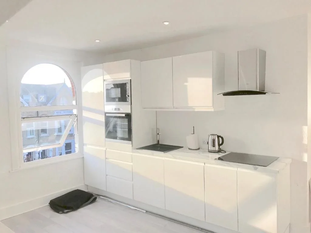 Room Princes Road in Greater London