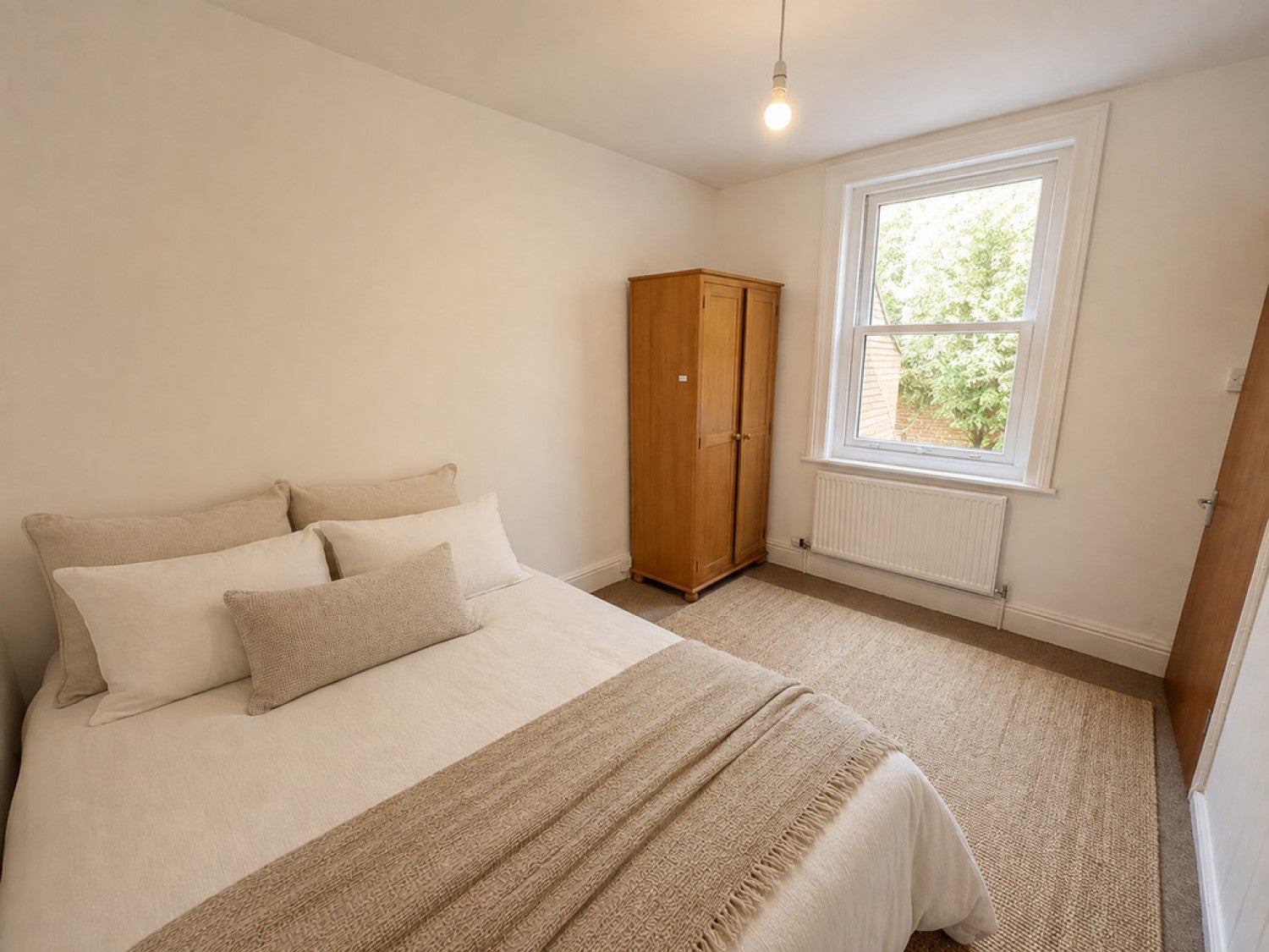 Room Glovers Walk in Yeovil
