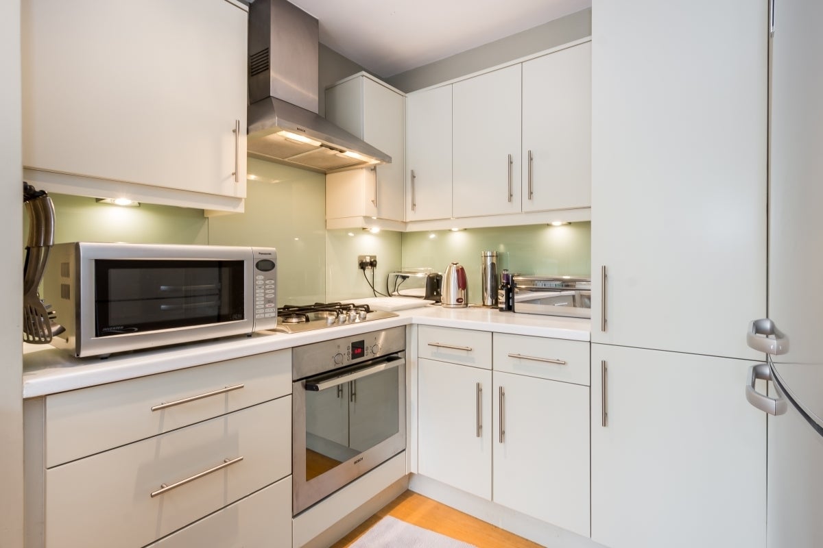 Flat Vicarage Gate in Greater London