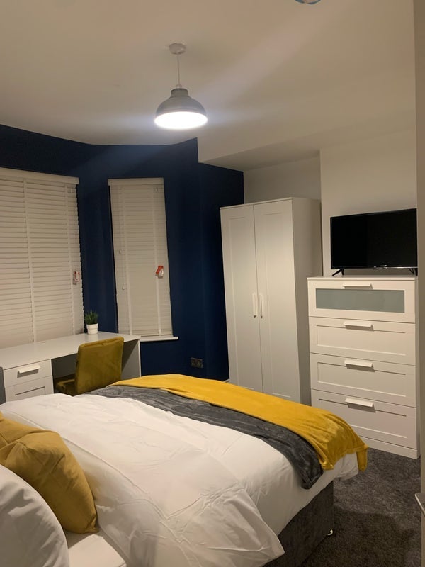 Room Queens Road in Hinckley and Bosworth
