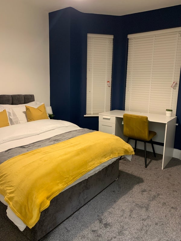 Room Queens Road in Hinckley and Bosworth