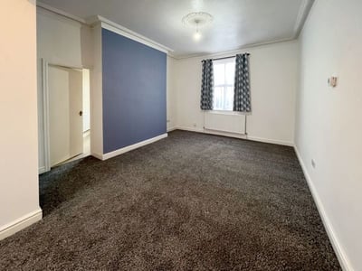 Flat Newhampton Road West in Wolverhampton