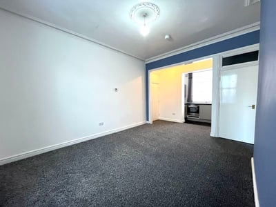 Flat Newhampton Road West in Wolverhampton