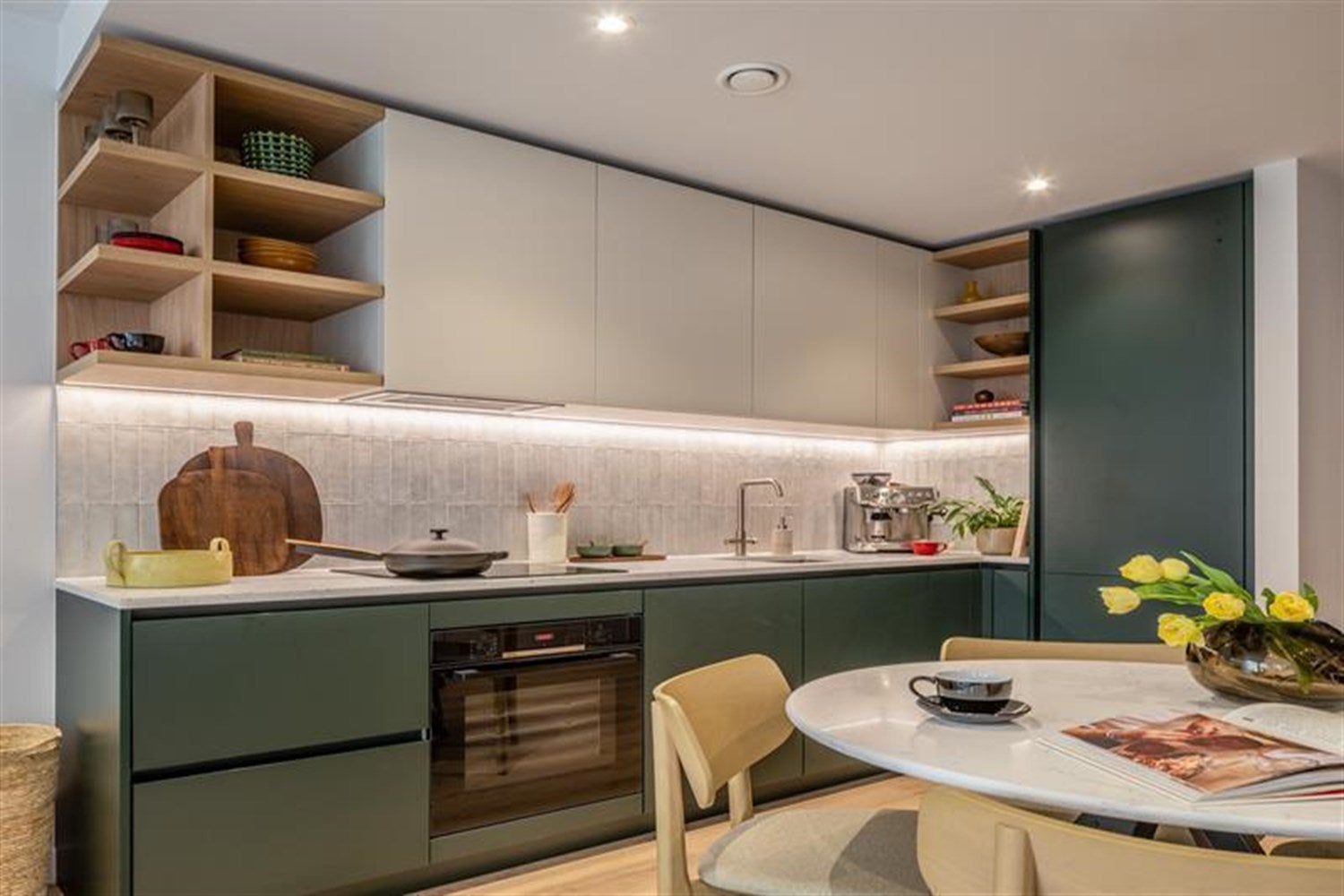 Flat Claremont Road in Greater London