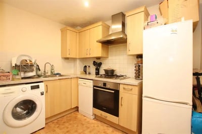 Flat Black Eagle Drive in Dartford
