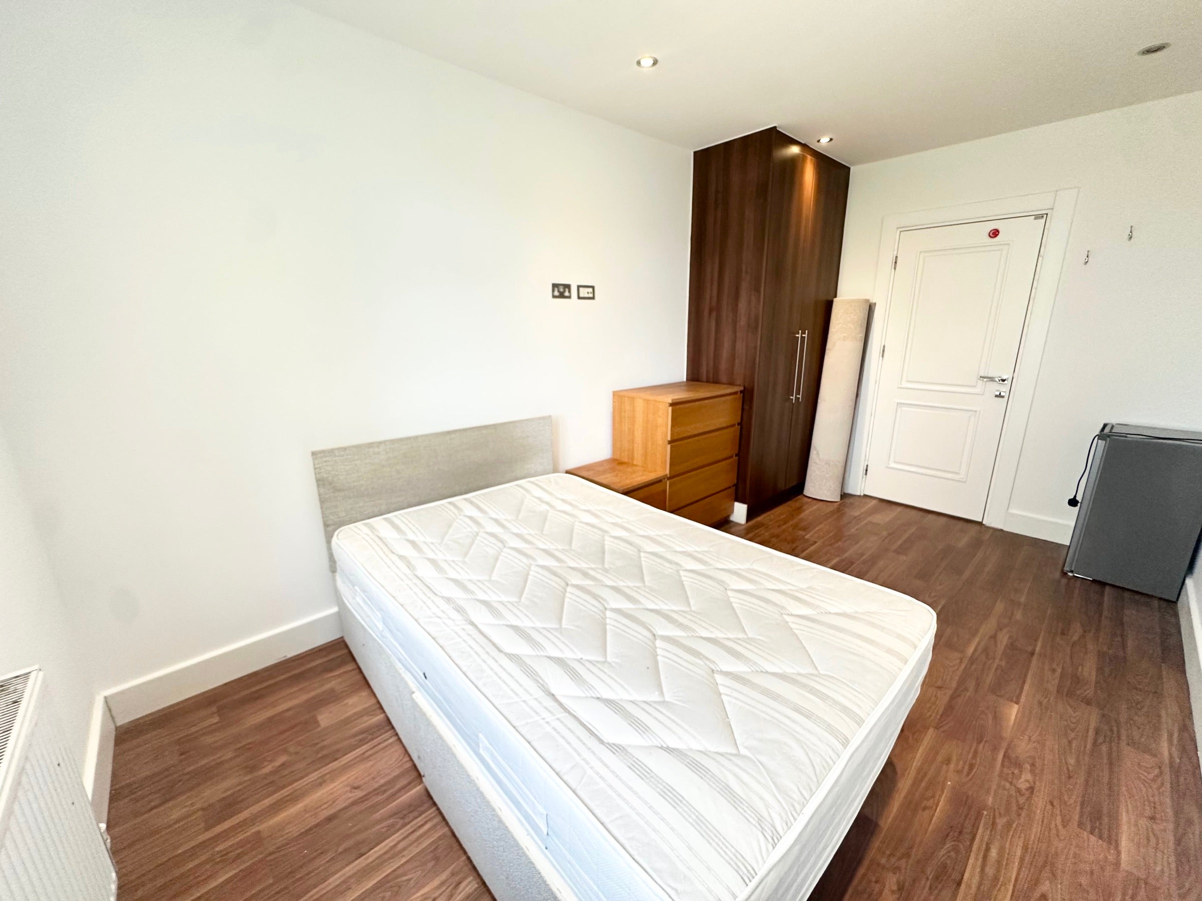 Room Chichester Road in Greater London
