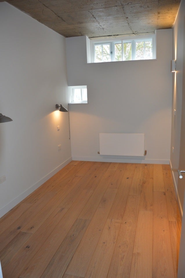 Flat Charteris Road in Greater London