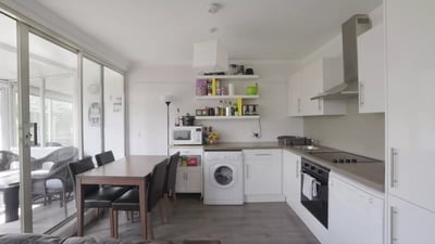 Flat Cambridge Heath Road in Greater London