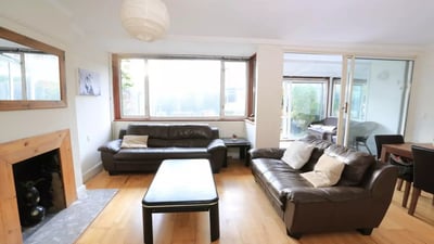 Flat Cambridge Heath Road in Greater London