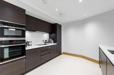 Flat Moat Street in Greater London