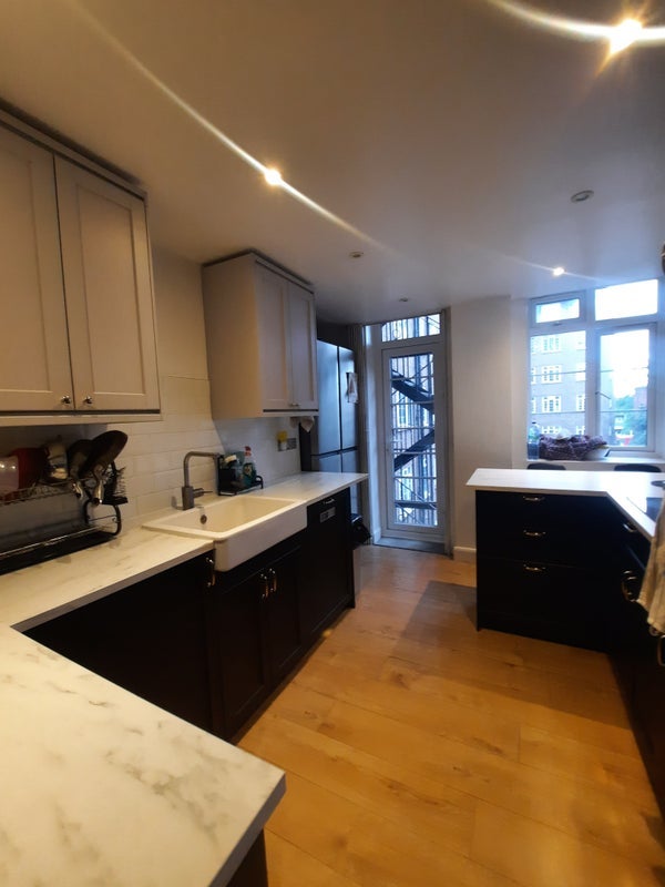 Room Primrose Hill Road in Greater London
