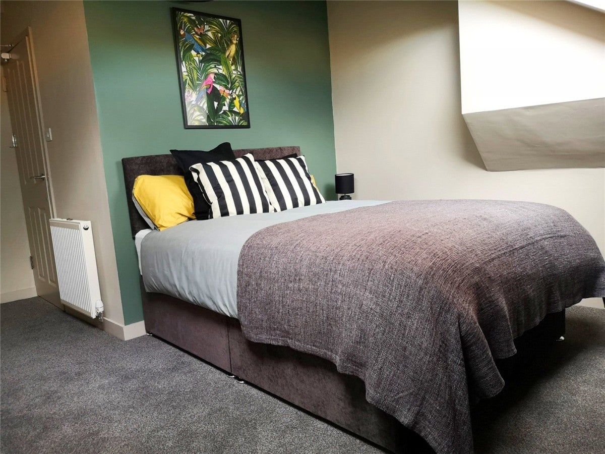 Room Collin Street in Nottingham