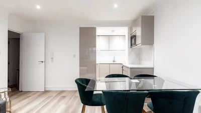 Flat Trebovir Road in Greater London
