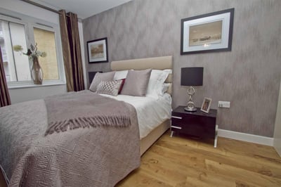 Flat Park Lodge Avenue in Greater London