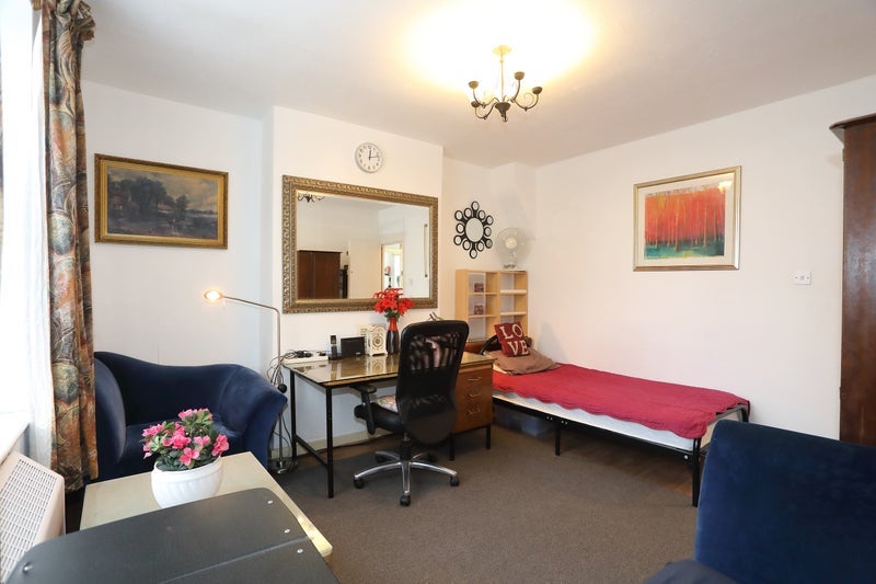 Room Aldenham Street in Greater London