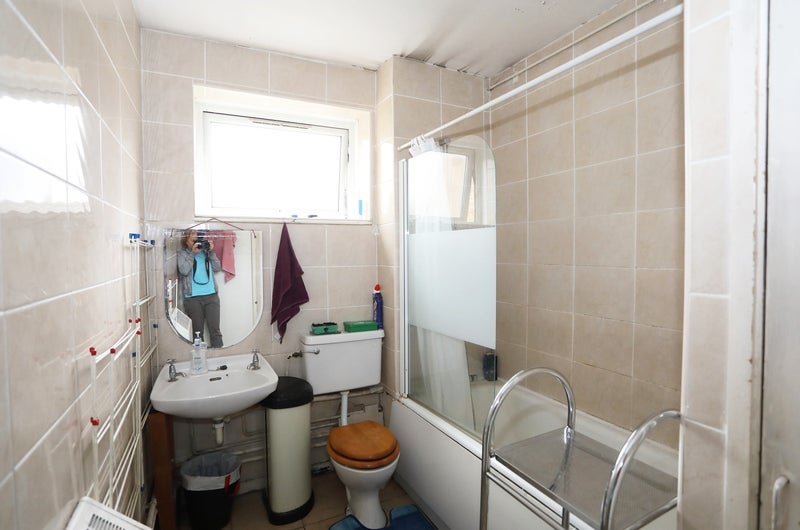 Room Aldenham Street in Greater London