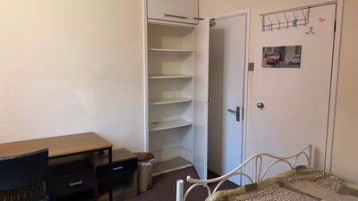 Room Martindale Avenue in Greater London