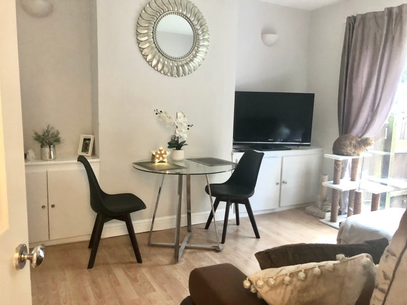 Room Windsor Avenue in Greater London