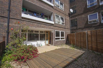 Flat Plender Street in Greater London