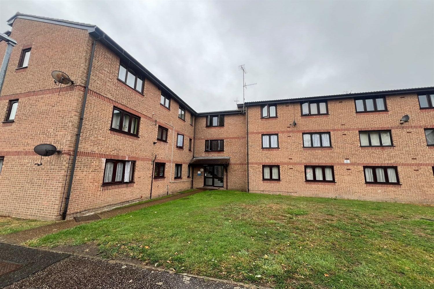 Flat Sandon Close in Rochford