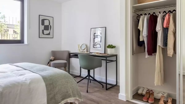Room Canal Walk in Greater London