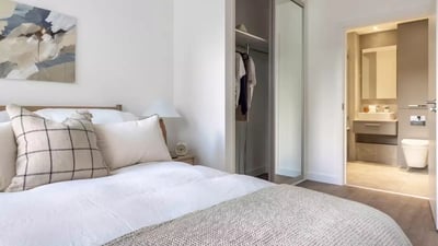 Room Canal Walk in Greater London