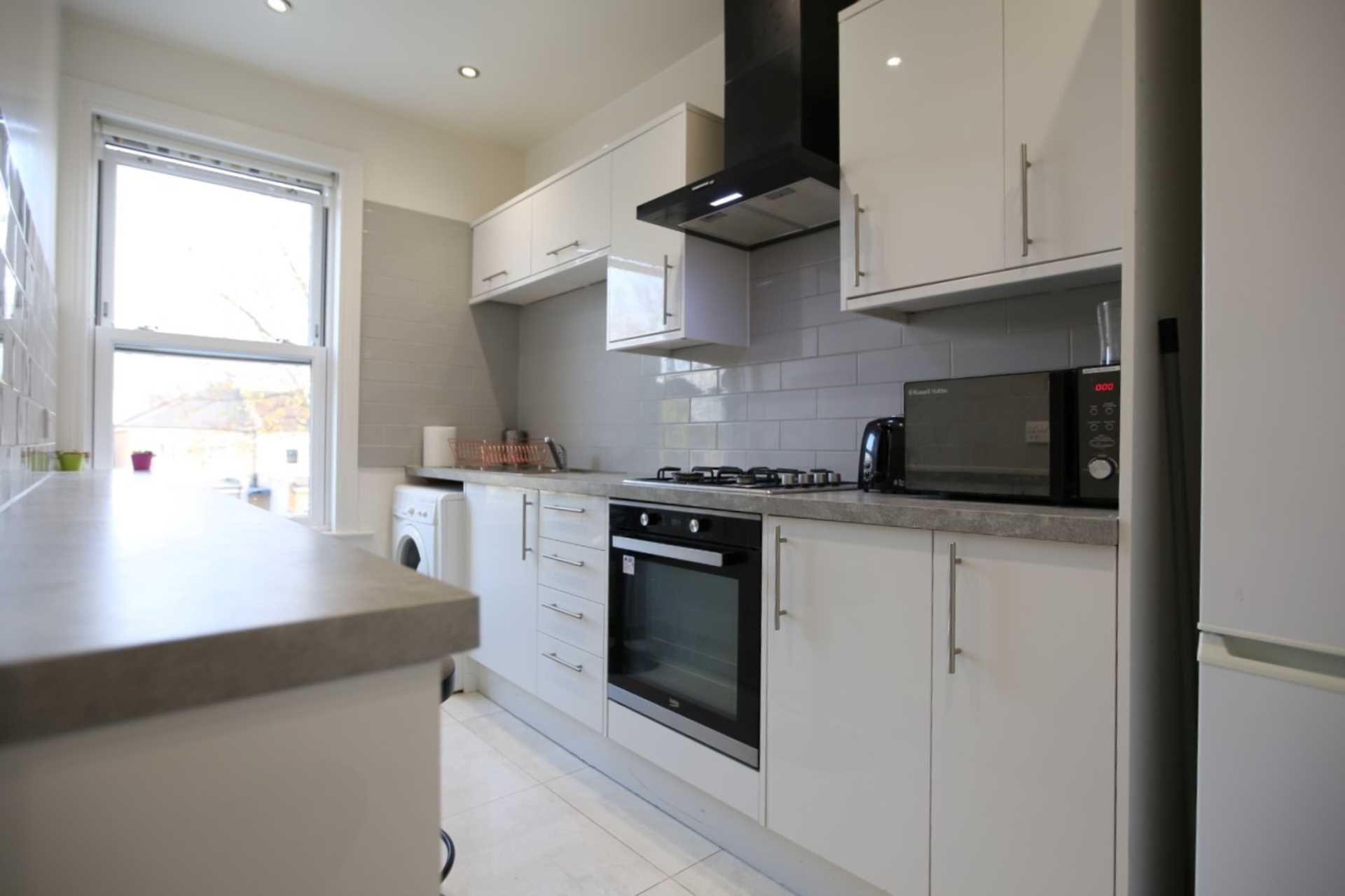 Flat Pembroke Road in Greater London
