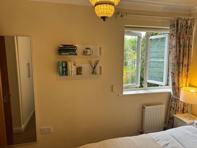 Room Charlcombe Rise in Portishead