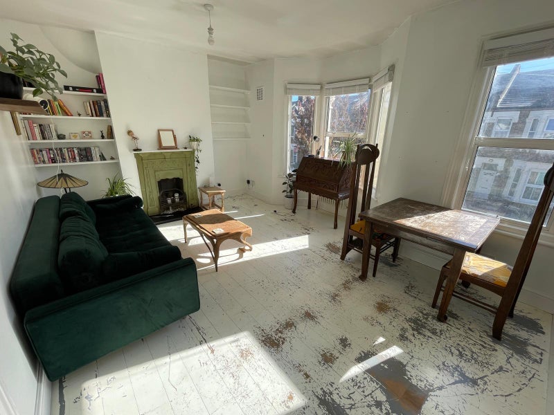 Flat Gosterwood Street in Greater London