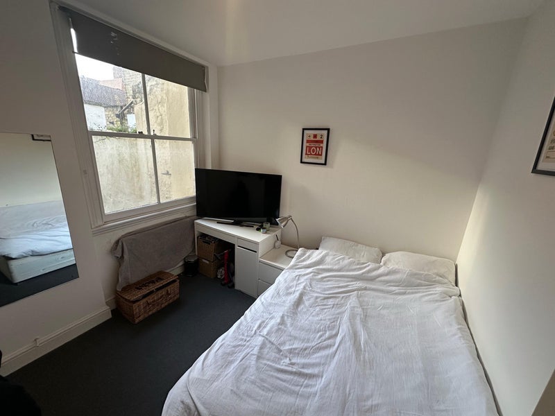 Flat Nelson's Row in Greater London