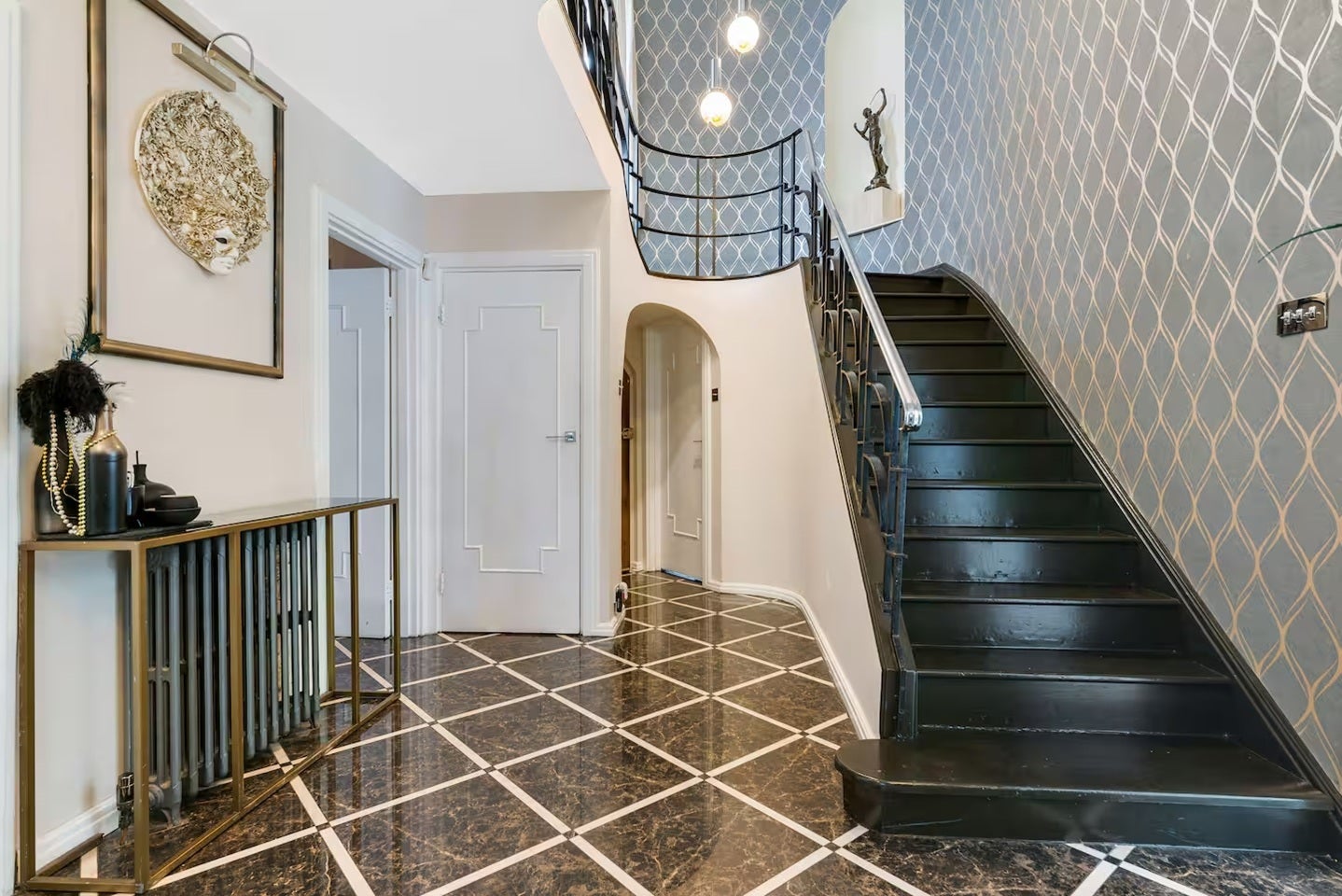 House Tenterden Close in Greater London