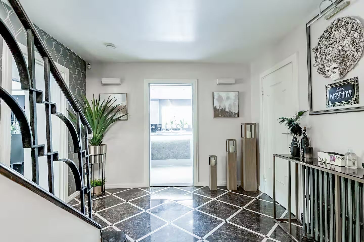 House Tenterden Close in Greater London
