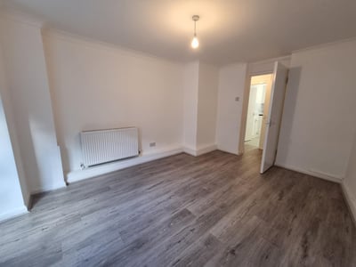 Flat Shenley Road in Greater London